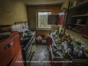 In einer Suite der ehemaligen Herberge befindet sich eine Messie-Küche