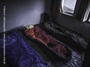 Schlaflager im verlassenen Kurhotel für eine Urbex Overnight.