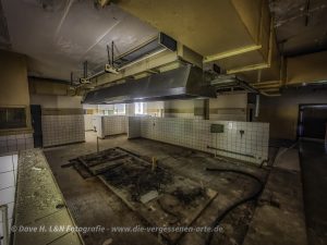 Auf Lost Place Tour: Hier befand sich einst mal die Küche dieses heute verlassenen Hotels.