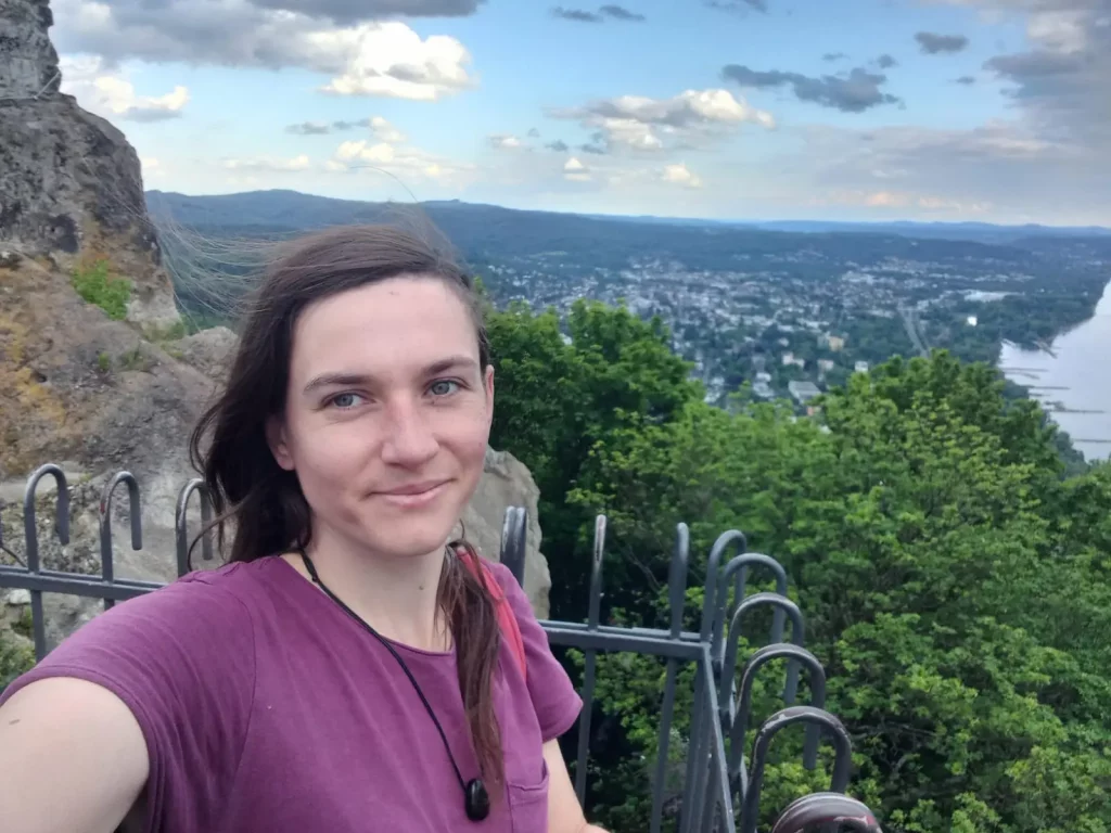 Profilbild von Moni, Autorin von "Die Vergessenen Orte"