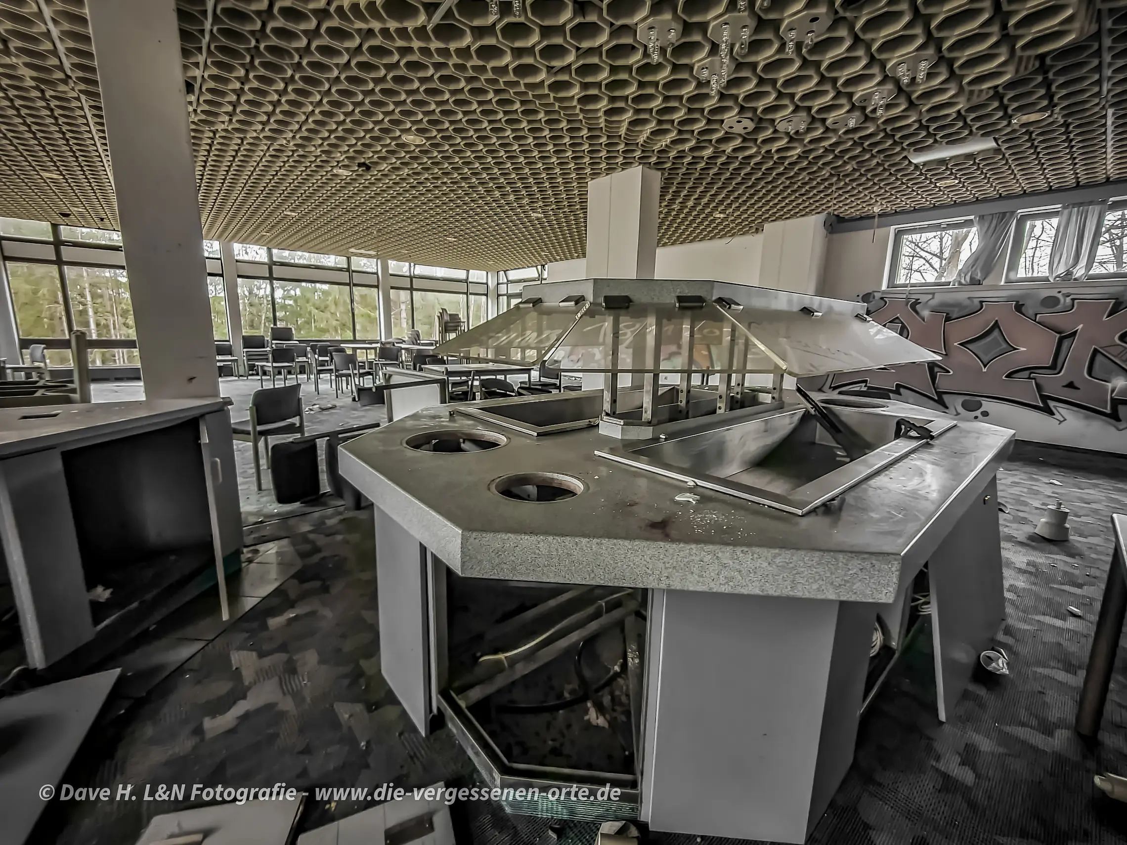 Der Speisesaal der Kantine des Lost Place in Schleswig-Holstein